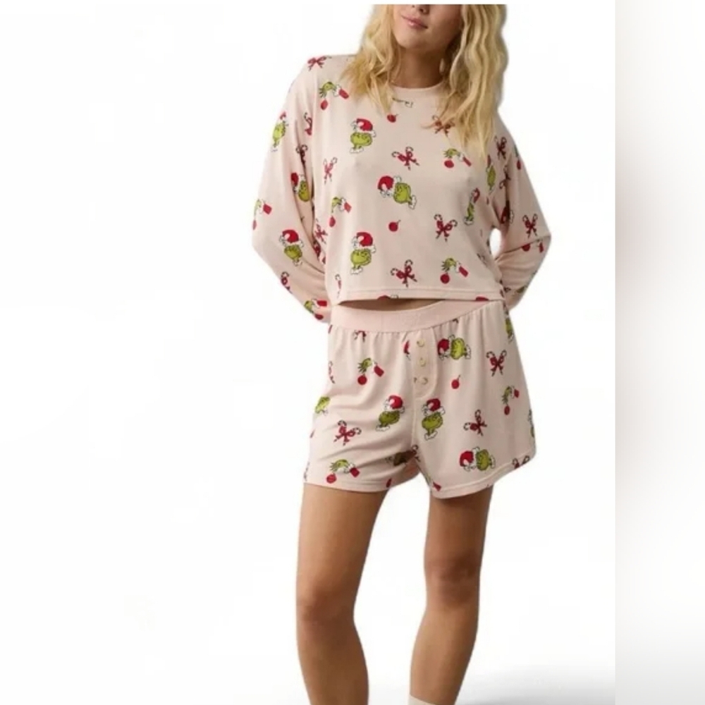 American Eagle Women’s Grinch Plush PJ Sleep Set NWT